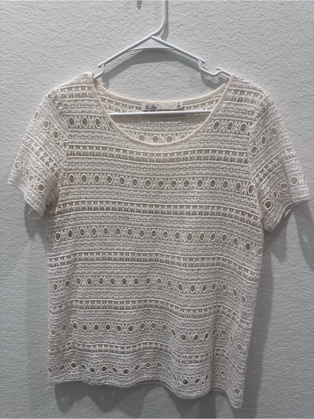Beautiful Crochet Lace Short Sleeve Top in Cream